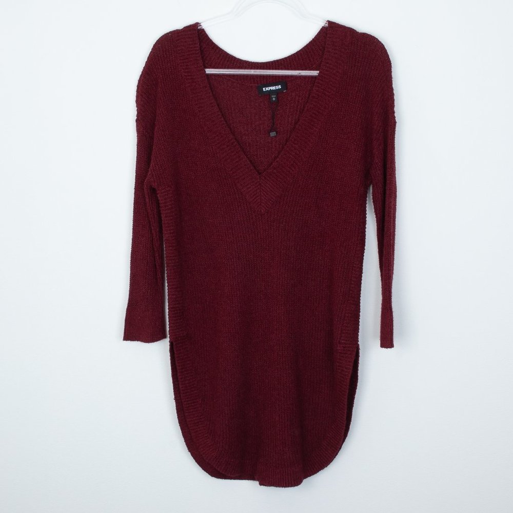 Express Extreme Circle Hem V-Neck Sweater Size Medium NWOT
